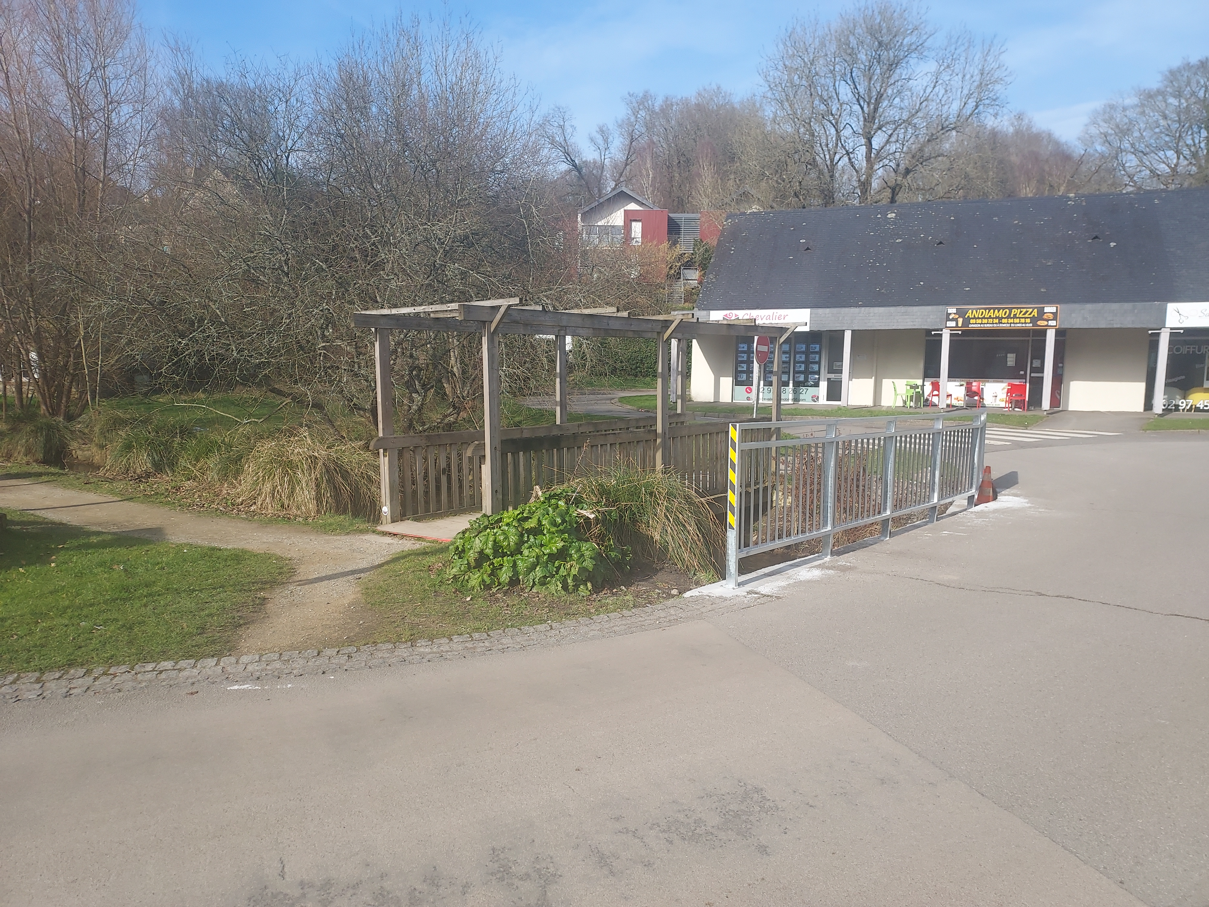 Remplacement du garde-corps du pont Victor